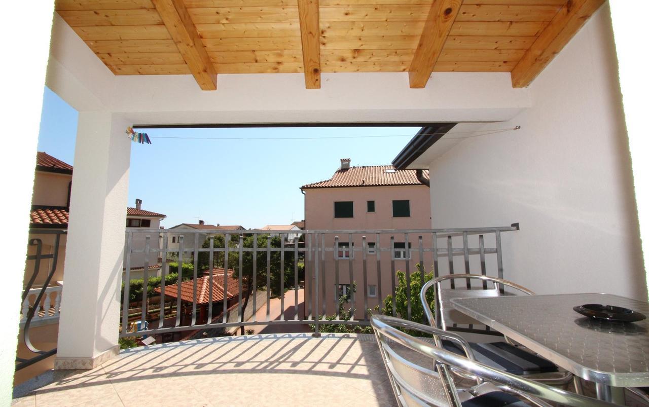 Apartments Villa Mara Ровин Екстериор снимка