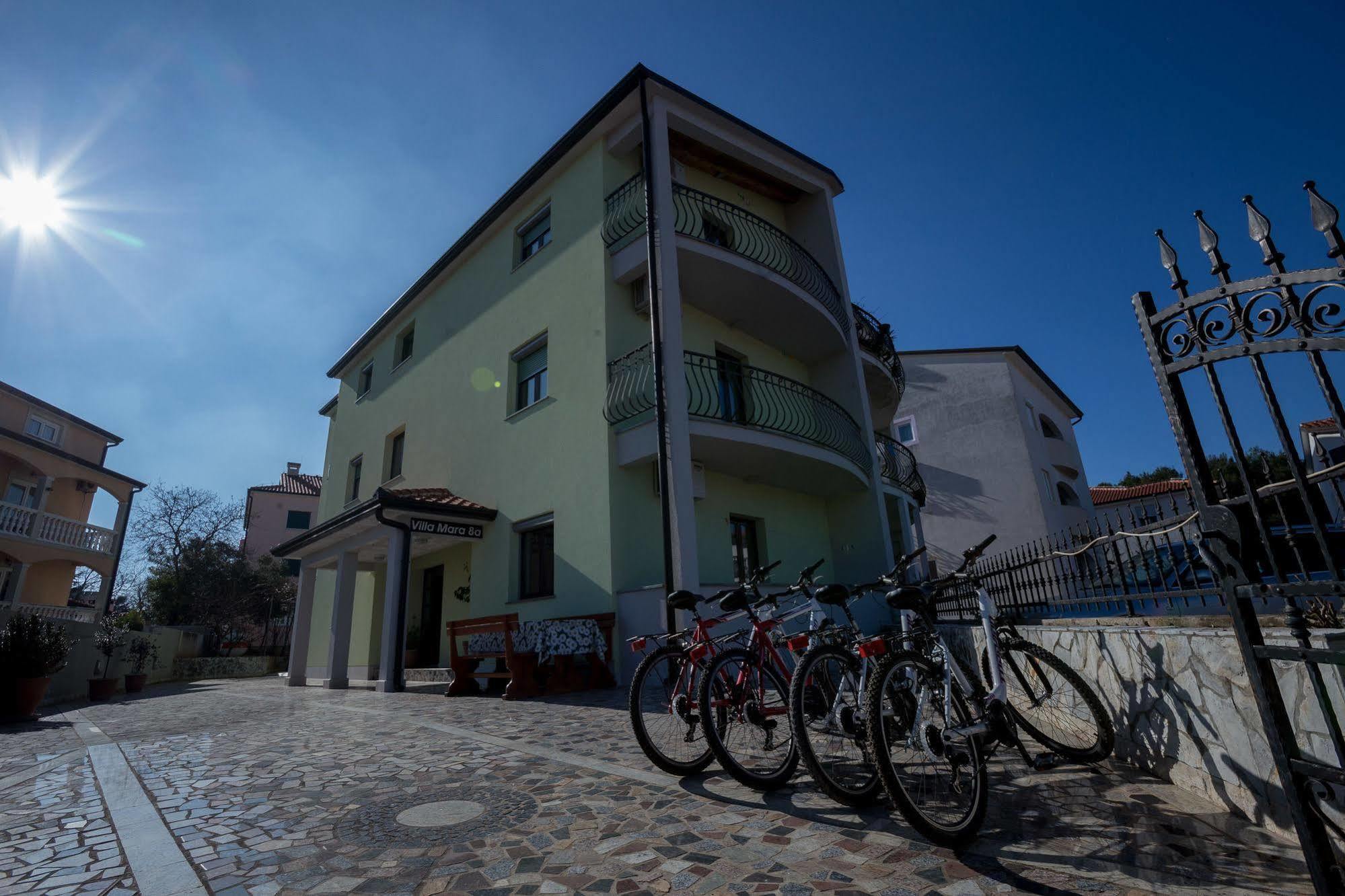 Apartments Villa Mara Ровин Екстериор снимка