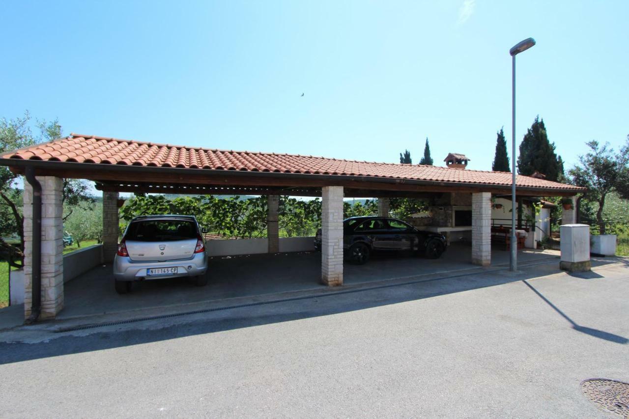 Apartments Villa Mara Ровин Екстериор снимка